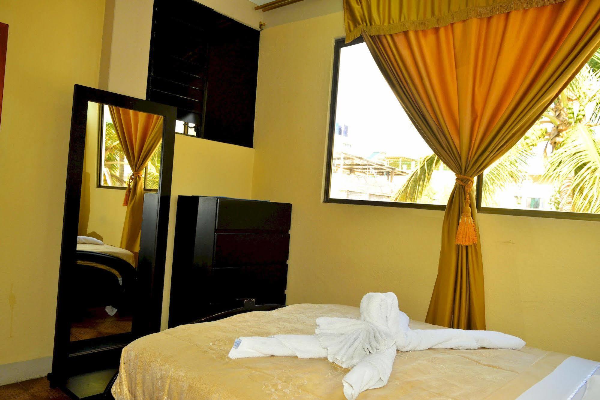 Hostal Cormorant Flightless Puerto Ayora (Galapagos Islands) Exterior foto